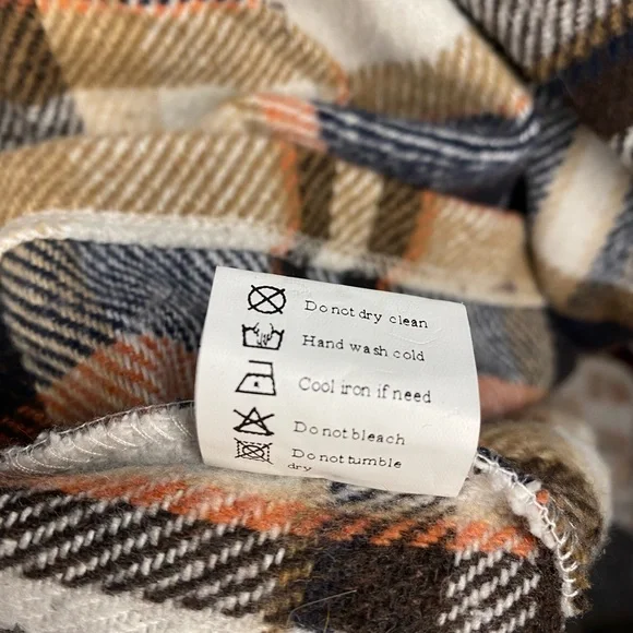 Unbranded Plaid Button-Up Shacket in beige, navy and orange plaid size medium - Picture 3 of 3